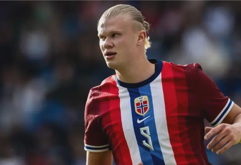 米兰总监：米兰德比的胜利有利建队，魔笛是老将但场上最有活力（米兰高层：同城德比告捷利于建队，魔笛虽为老将仍是场上最有活力）