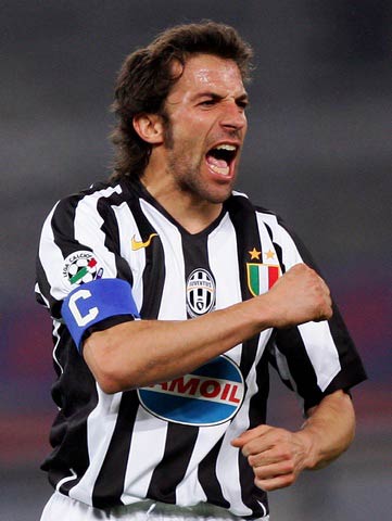 罗马诺：曼城签约18岁中卫朱马巴赫 转租给朗斯（罗马诺：曼城签下18岁中卫朱马巴赫，随后租借至朗斯）