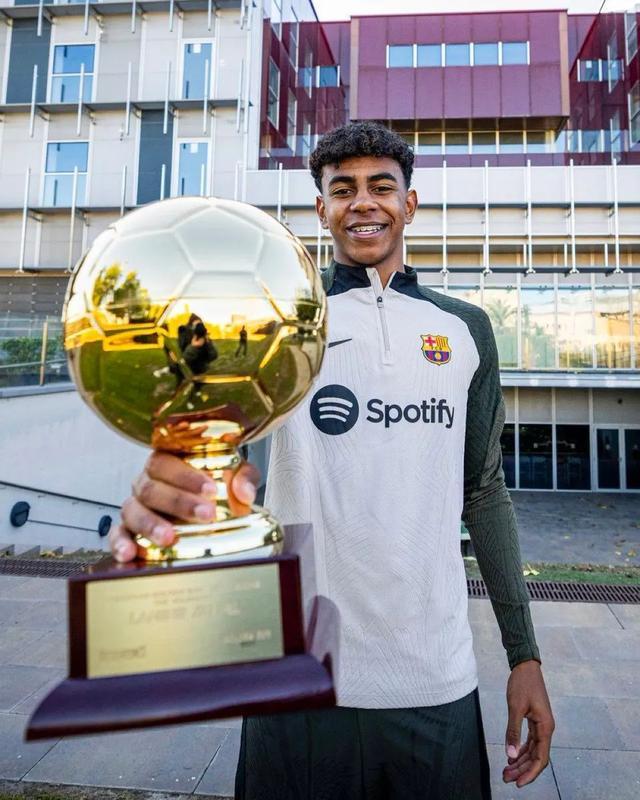 申花客战津门虎：双方均四外援出战，李可首发，阿代米替补（申花客场对阵津门虎：两队各派四外援，李可先发，阿代米替补）