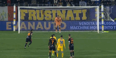 莱万传记：巴萨曾要求停止进球，不然需付给拜仁250万奖金