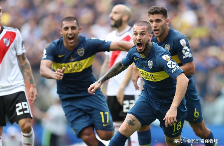 名记：切尔西尚未正式报价西蒙斯，但对达成交易持乐观态度（权威记者：切尔西暂未向西蒙斯提交正式报价，但仍看好交易达成）