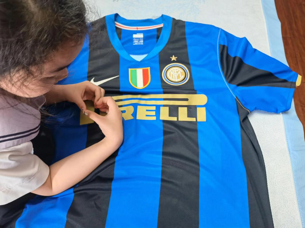 欧冠最新积分榜：拜仁取胜升至第2，利物浦第8，巴萨第14（欧冠积分榜更新：拜仁告捷升至次席，利物浦第八，巴萨第十四）