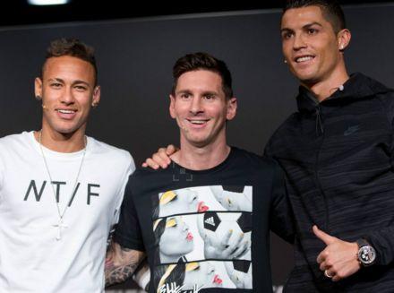 英超：曼城主场3-0完胜诺维奇（英超：曼城主场3比0大胜诺维奇）